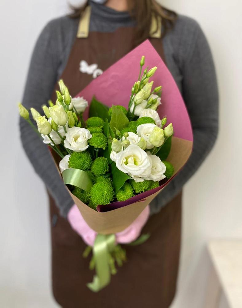 Букет морозный день в Анадыри Букет цветов из: Хризантемы и Лизиантусы в Анадыри