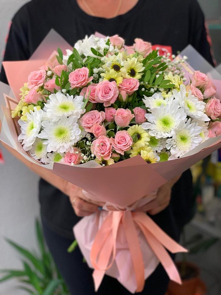 Букет цветов из: Розы и Хризантемы в Анадыри