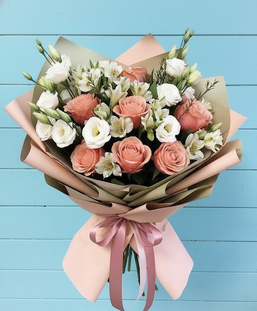 Букет цветов из: Розы, Альстромерии и Лизиантусы в Анадыри